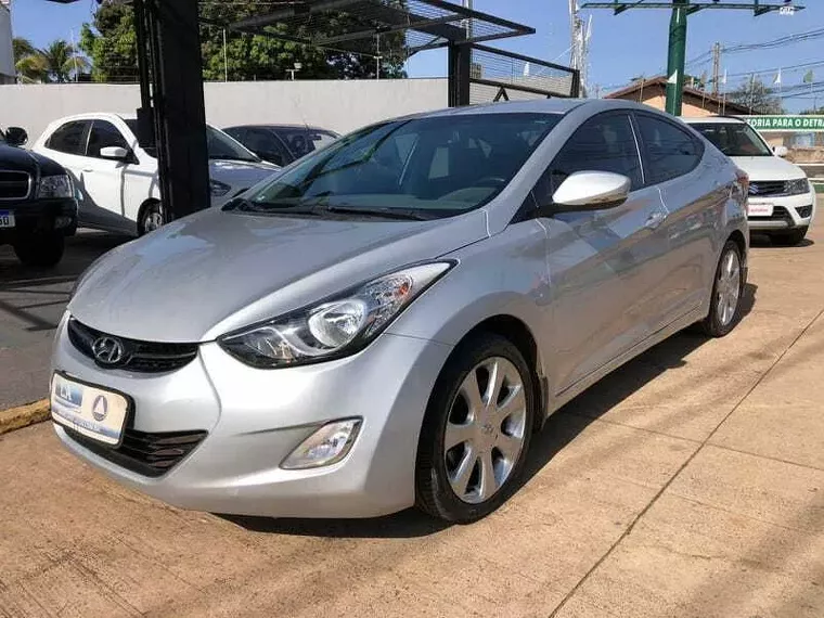 Hyundai Elantra Prata 4