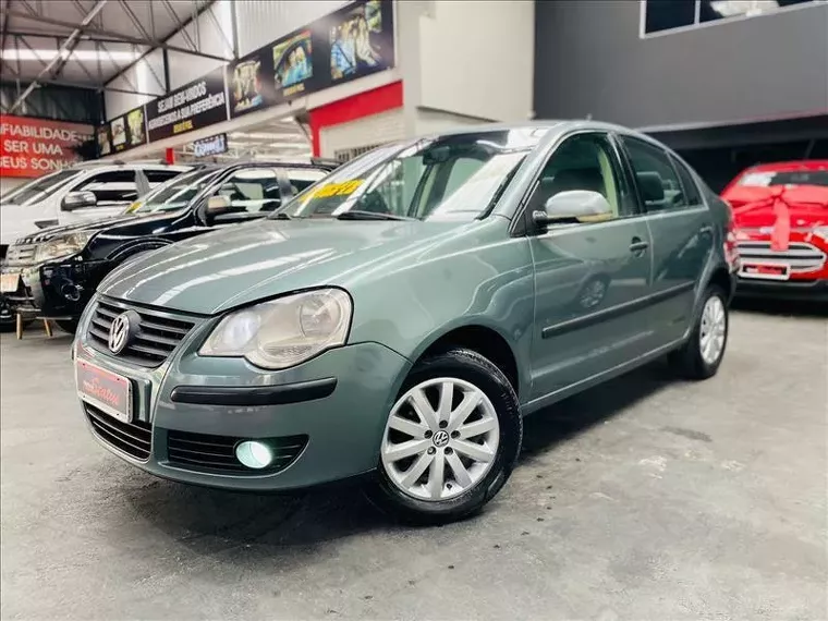 Volkswagen Polo Sedan Cinza 2