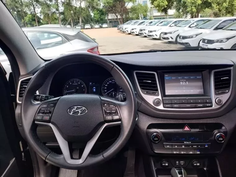 Hyundai Tucson Preto 16