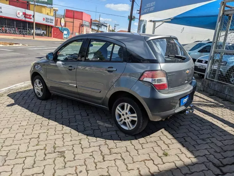 Chevrolet Agile Cinza 1