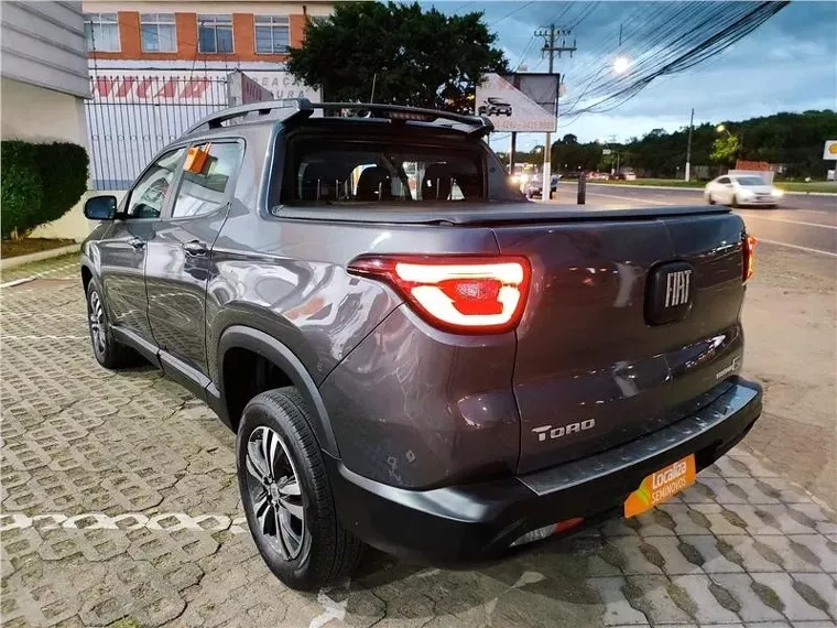 Fiat Toro Cinza 2