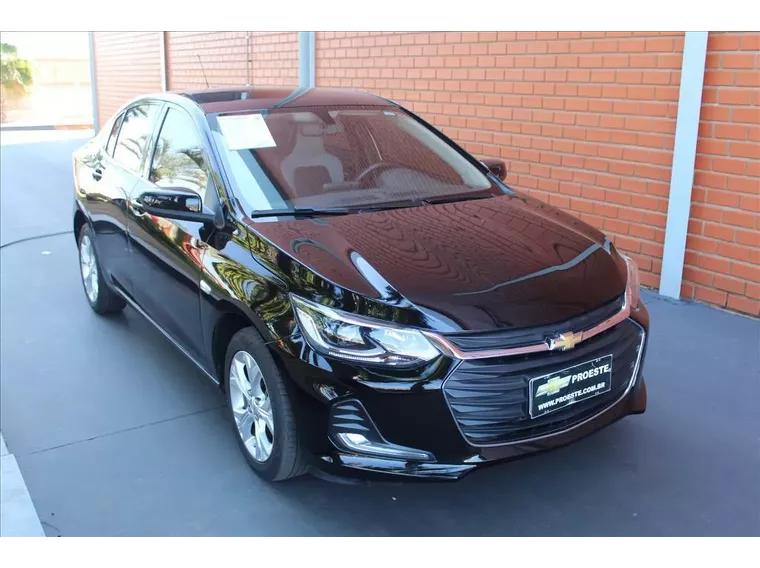 Chevrolet Onix Preto 1