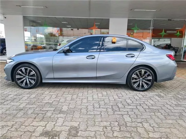 BMW 320i Cinza 2