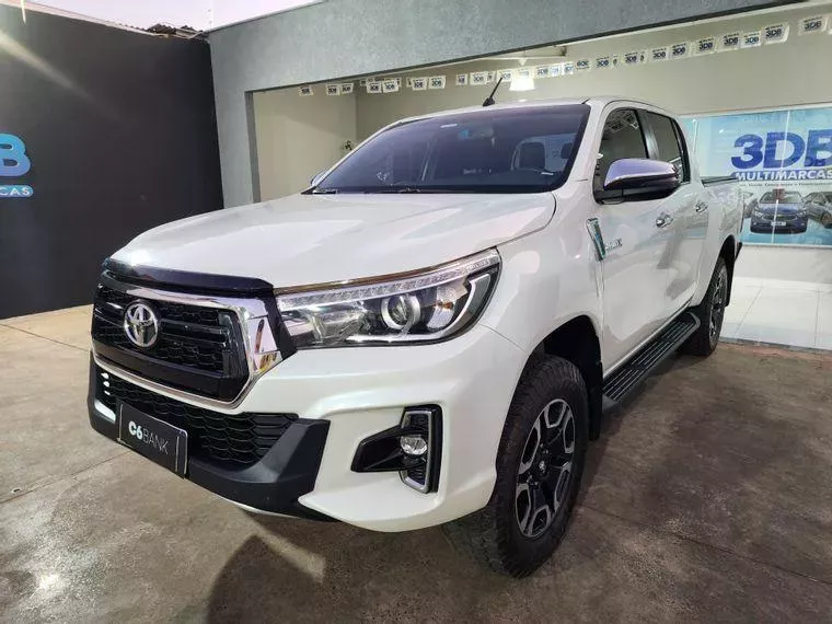 Toyota Hilux Branco 2