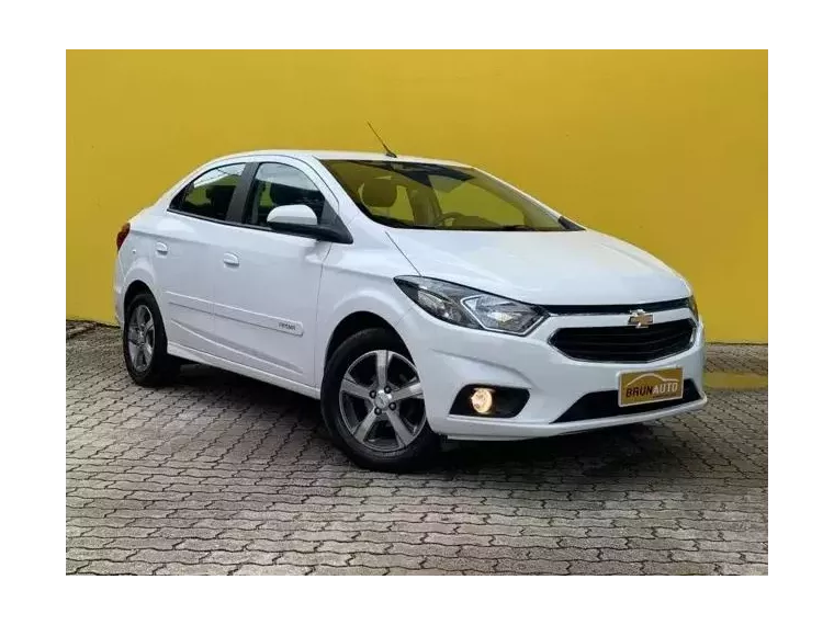 Chevrolet Prisma Branco 4