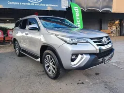 Toyota Hilux SW4