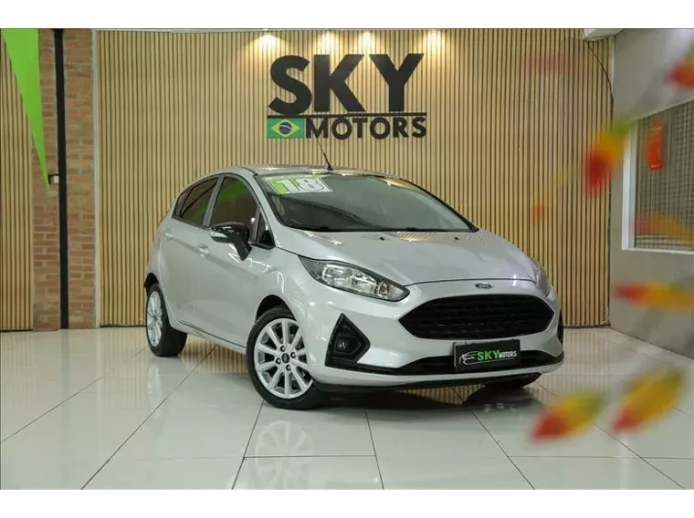 Ford Fiesta Prata 5