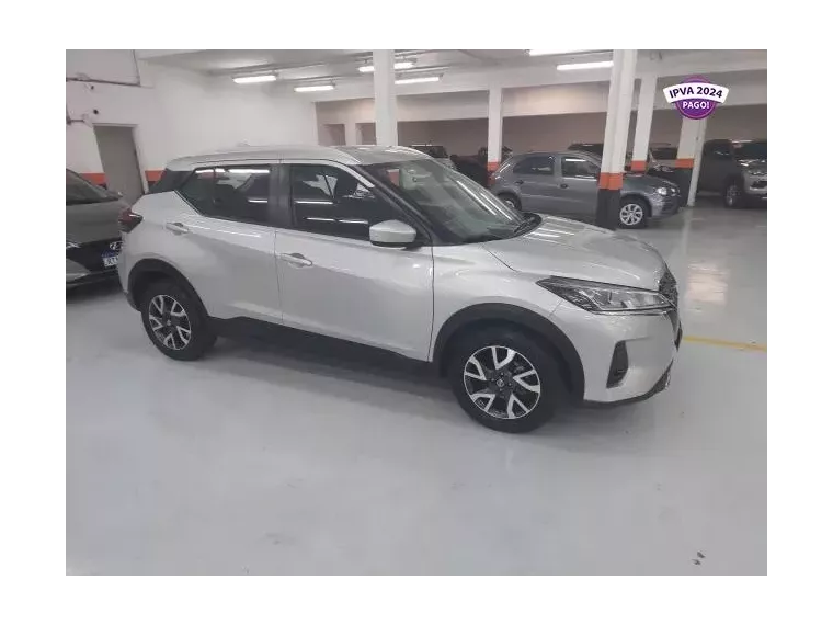 Nissan Kicks Prata 7