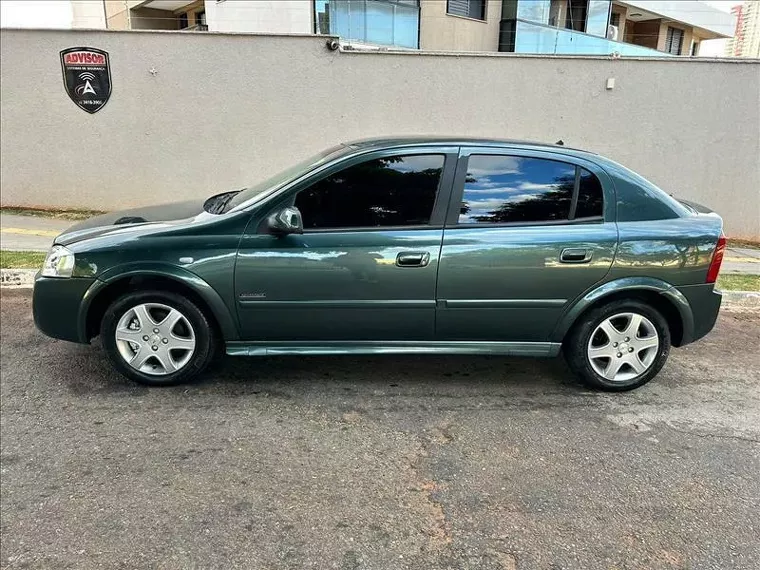 Chevrolet Astra Verde 4