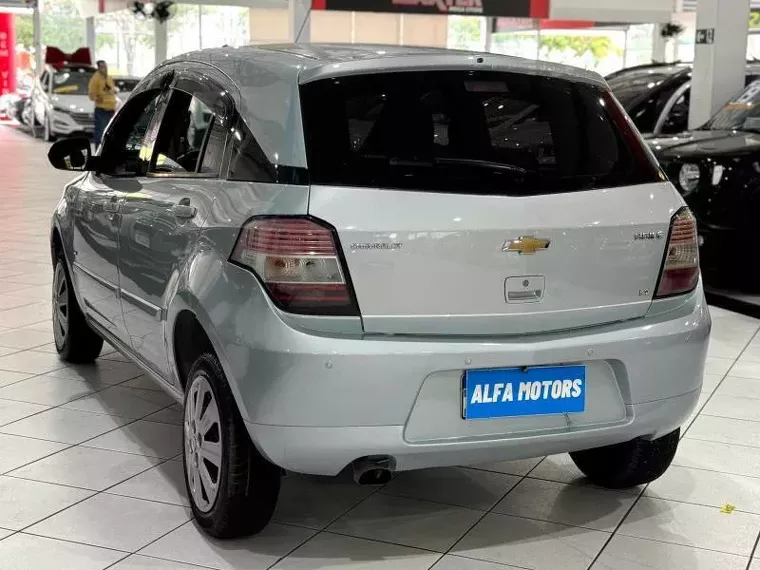 Chevrolet Agile Prata 6