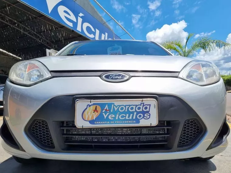 Ford Fiesta Prata 7