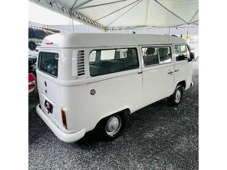 Volkswagen Kombi Branco 3