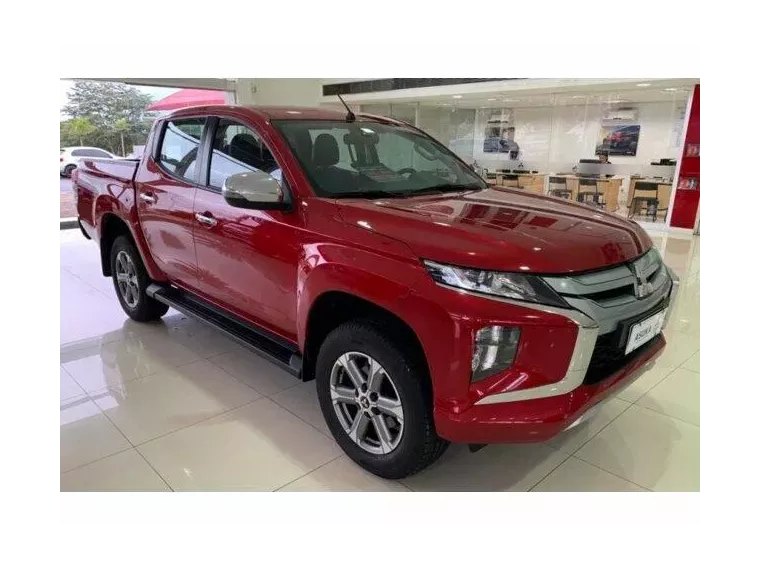 Mitsubishi L200 Triton Vermelho 2