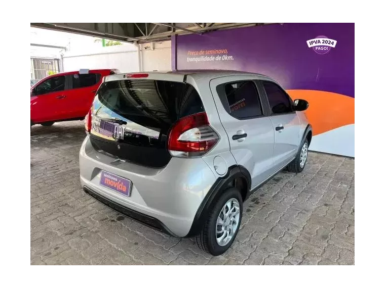 Fiat Mobi Prata 5