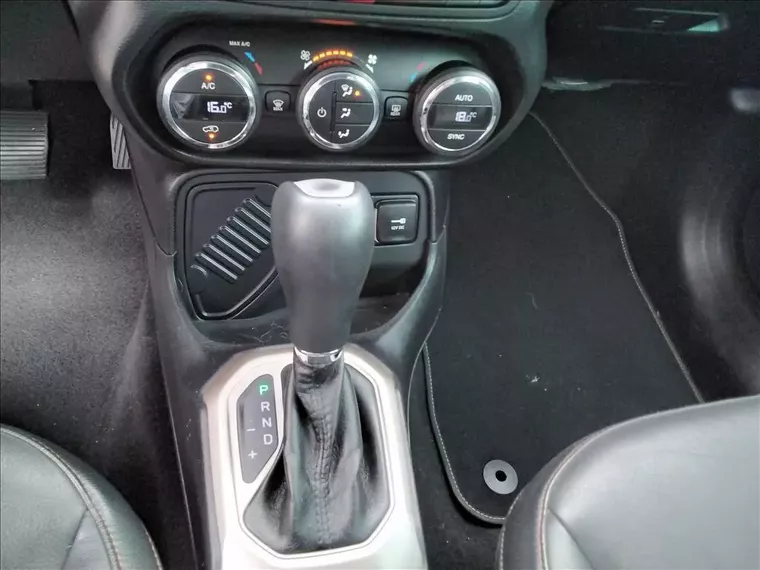 Jeep Renegade Preto 18