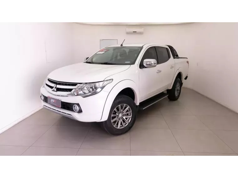 Mitsubishi L200 Triton Branco 3