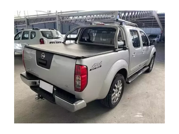 Nissan Frontier Prata 2