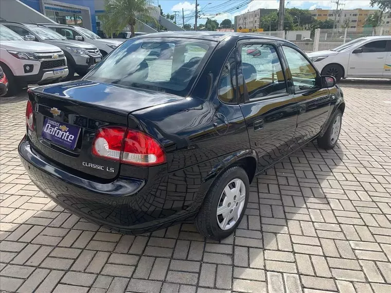 Chevrolet Classic Preto 11