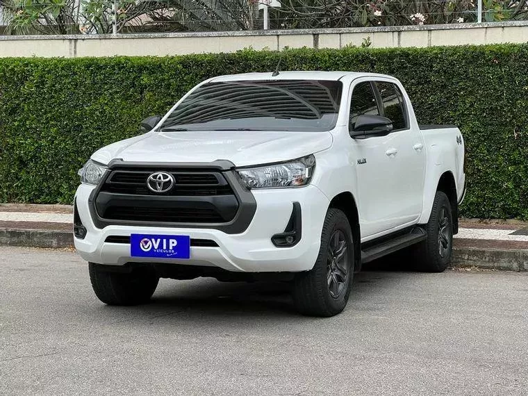 Toyota Hilux Branco 6