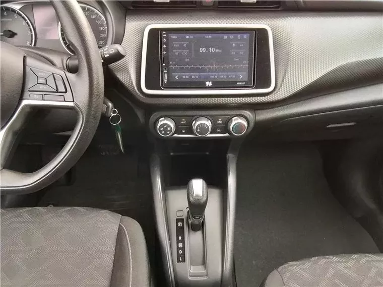 Nissan Kicks Cinza 11