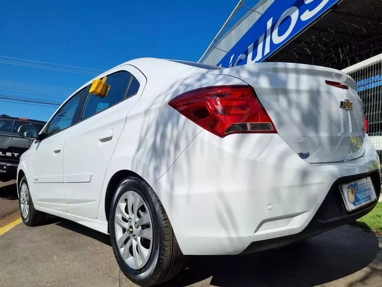 Chevrolet Prisma Branco 10