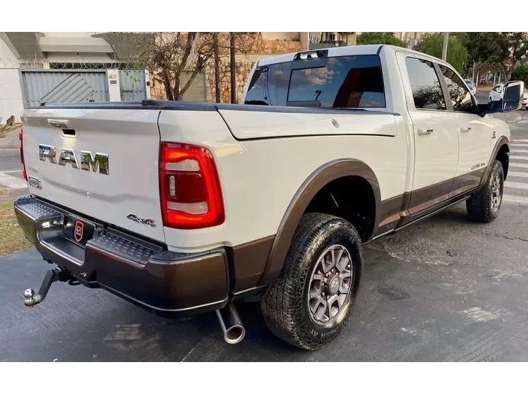 RAM 3500 Branco 6