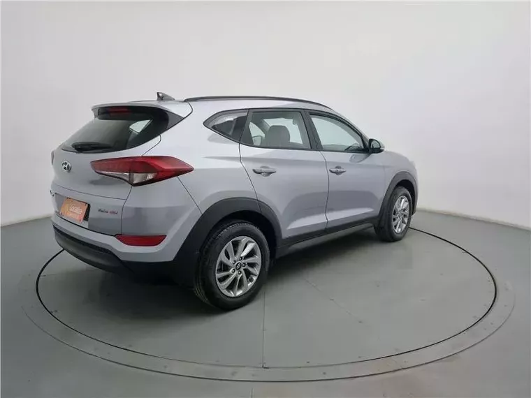 Hyundai Tucson Prata 12