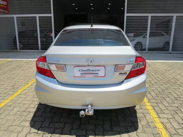 Honda Civic Prata 13