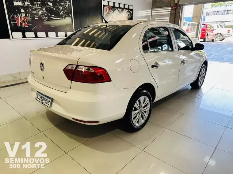 Volkswagen Voyage Branco 10