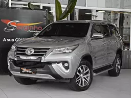 Toyota Hilux SW4