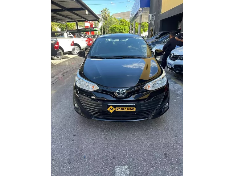 Toyota Yaris Preto 6