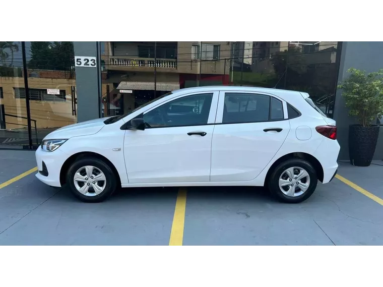 Chevrolet Onix Branco 7