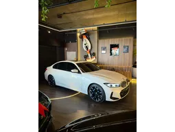 BMW 320i