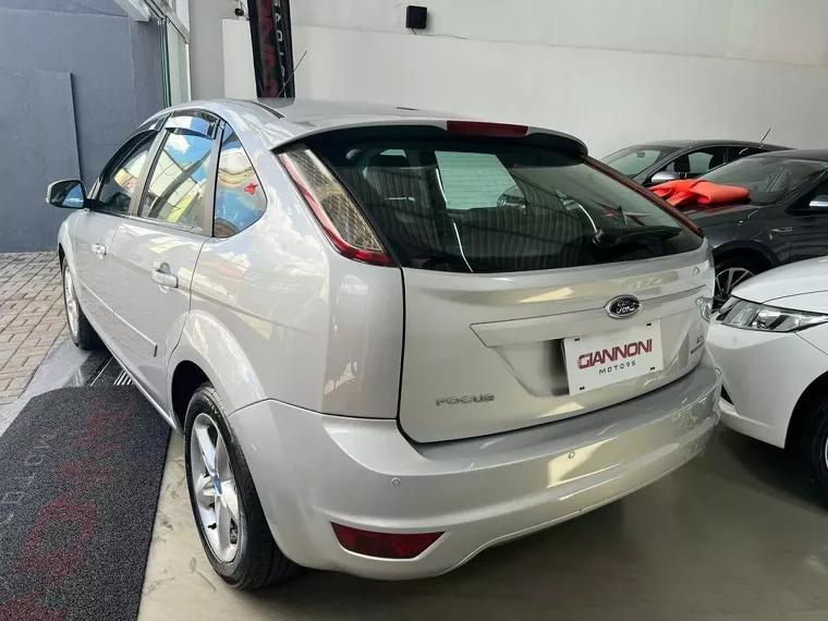 Ford Focus Prata 9