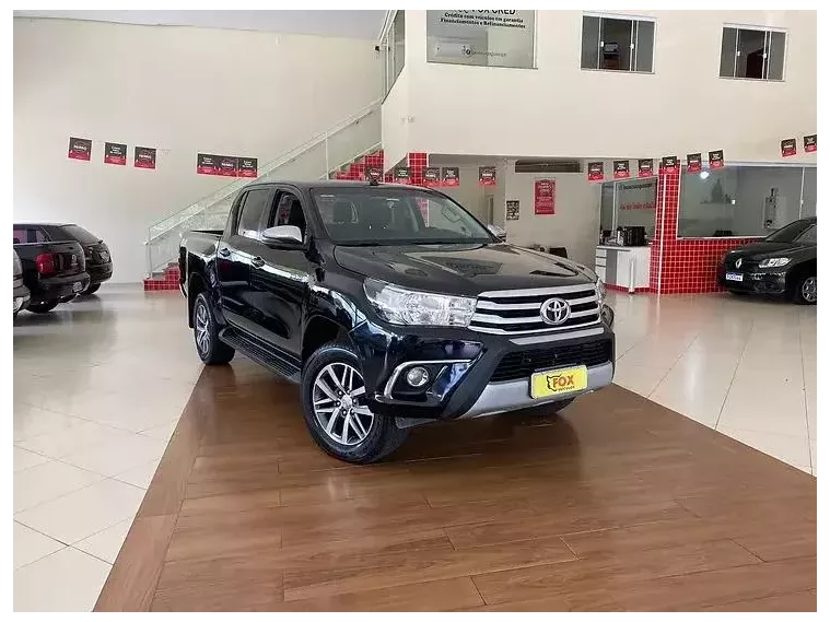 Toyota Hilux Preto 1