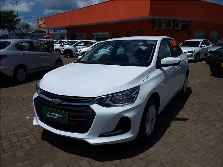 Chevrolet Onix Branco 1