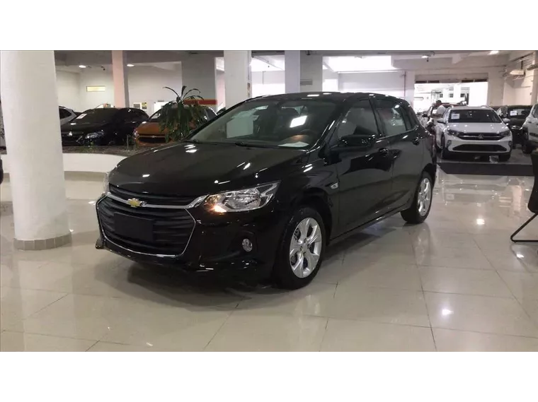 Chevrolet Onix Preto 3