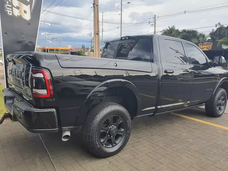 RAM 2500 Preto 15