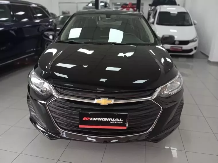 Chevrolet Onix Preto 4