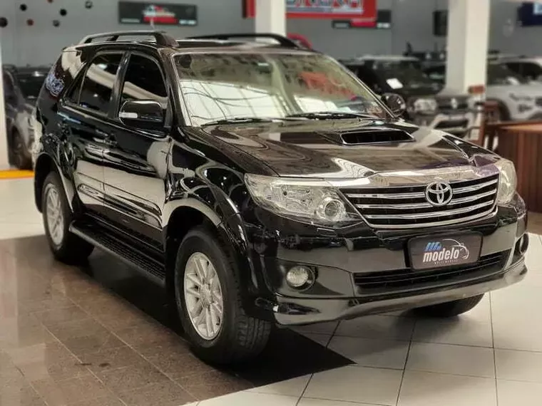 Toyota Hilux SW4 Preto 14