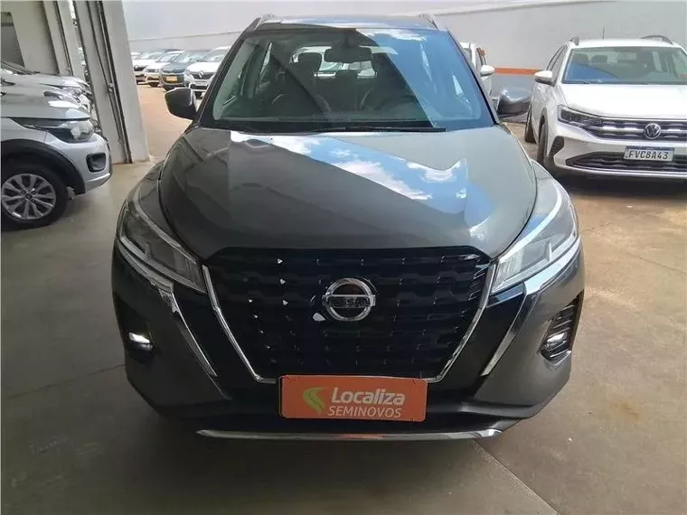 Nissan Kicks Cinza 9