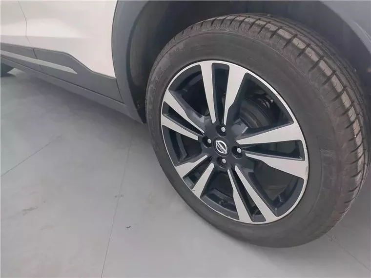 Nissan Kicks Branco 16