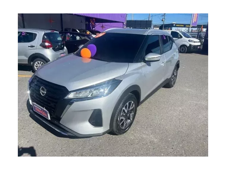 Nissan Kicks Prata 2