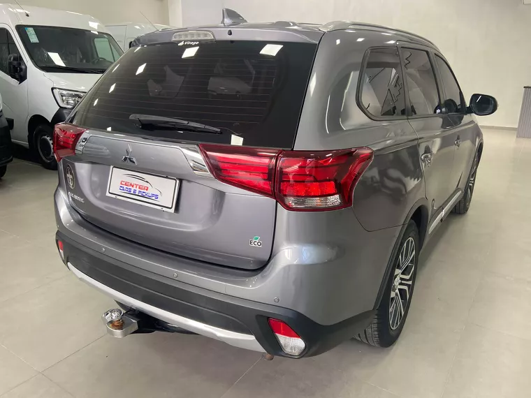 Mitsubishi Outlander Prata 8