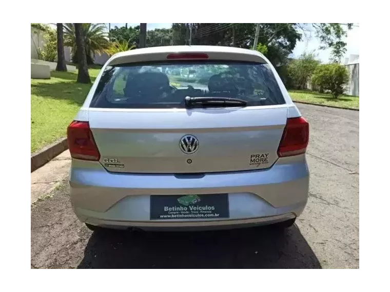 Volkswagen Gol Prata 1