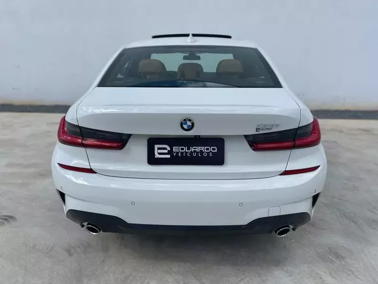 BMW 320i Branco 10