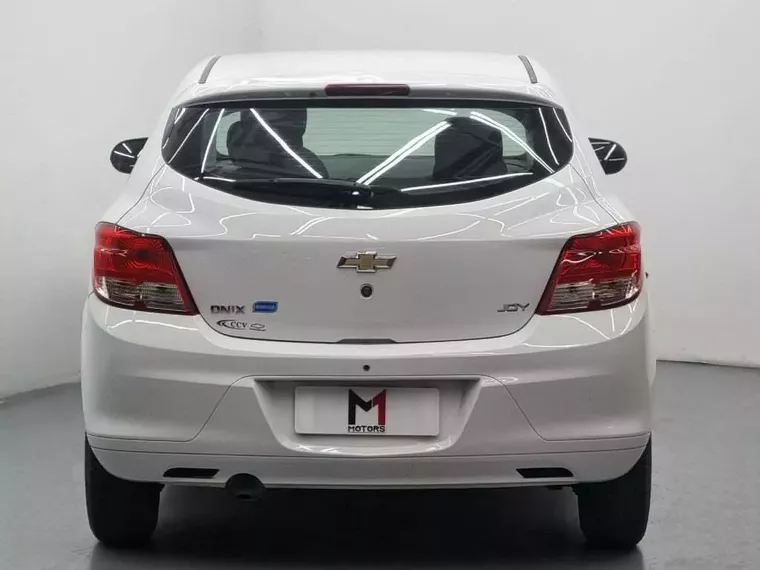 Chevrolet Onix Branco 1