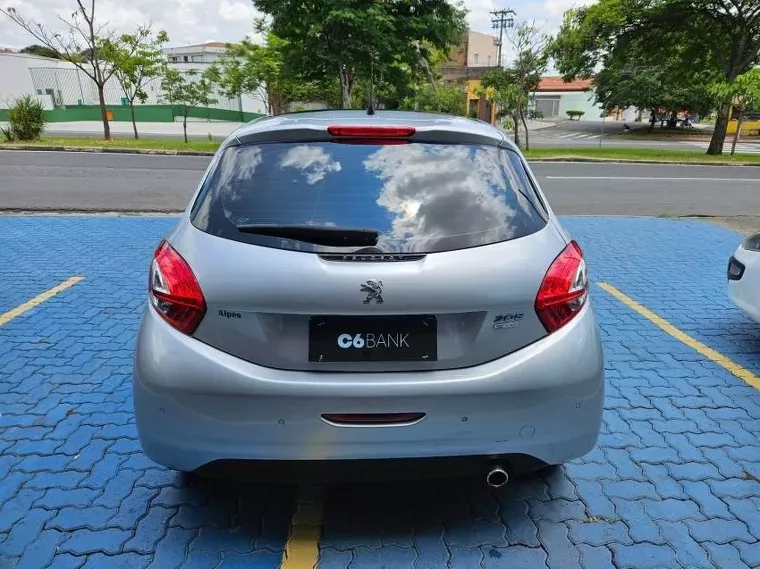 Peugeot 208 Prata 10