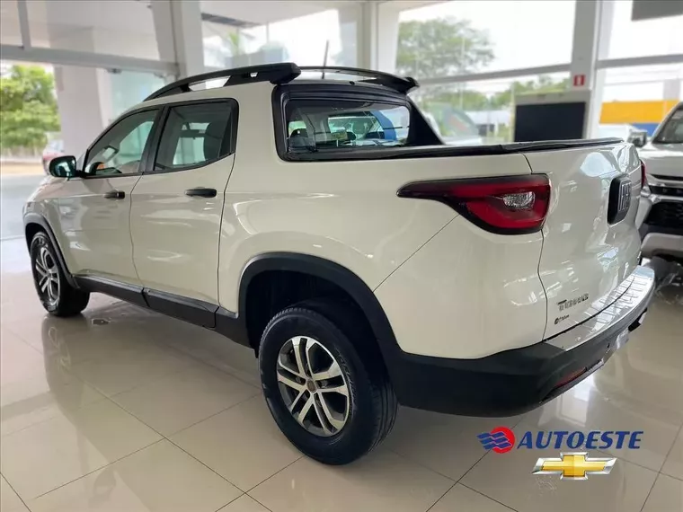 Fiat Toro Branco 2