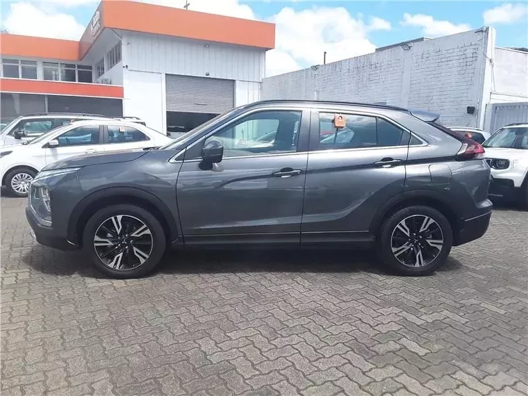 Mitsubishi Eclipse Cross Cinza 2